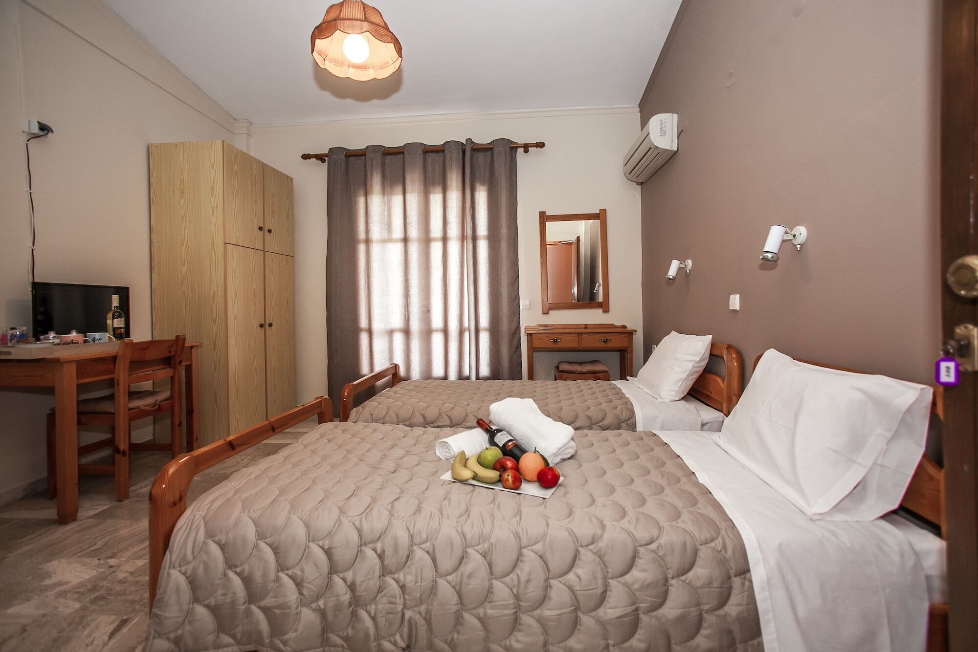 Orelia Pension Tolo Luaran gambar